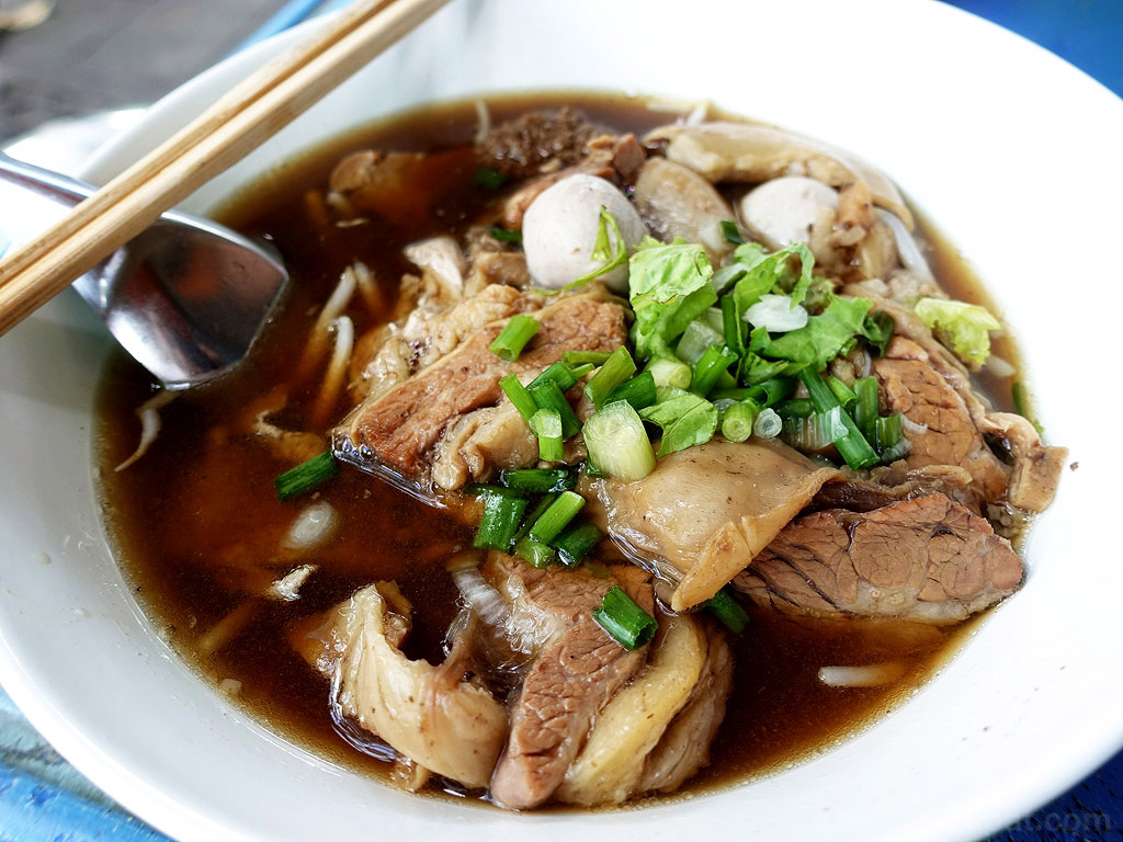 ก๋วยเตี๋ยวเนื้อ